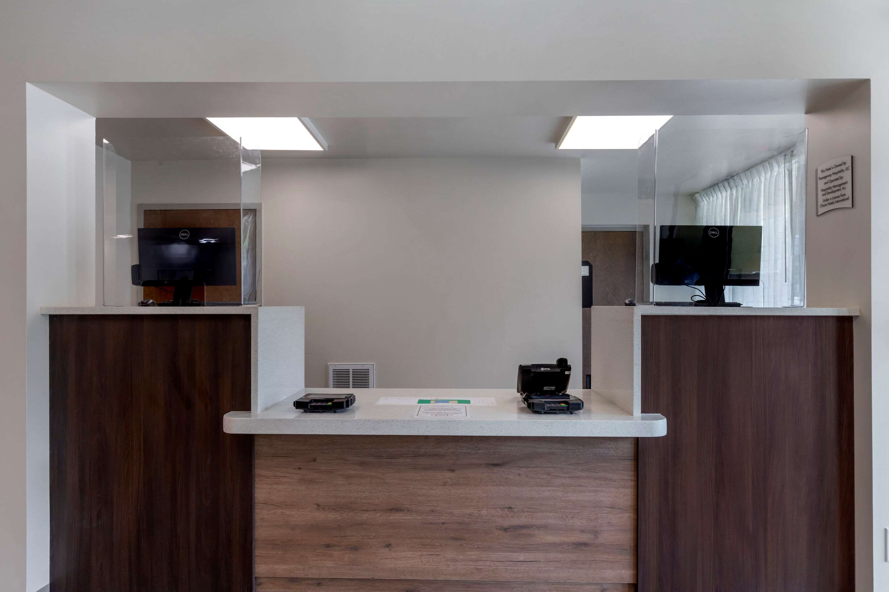 Hotel lobby | Quality Inn Saint Petersburg North-Tampa Bay