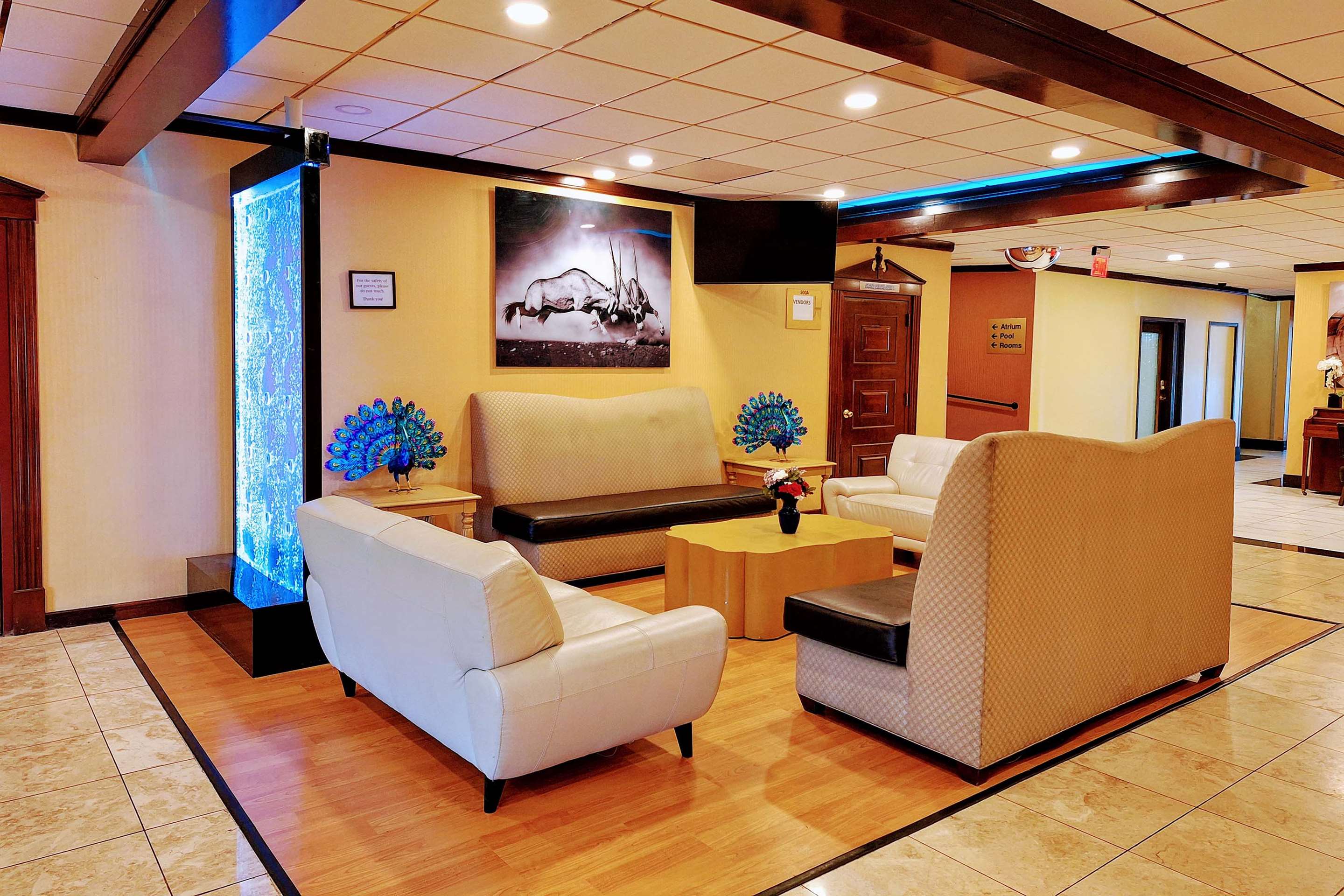 Lobby | Ramada by Wyndham Indianapolis Speedway