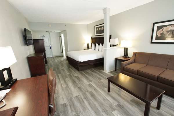 Suite - Best Western Paramus Hotel & Suites