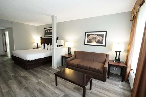 Suite - Best Western Paramus Hotel & Suites