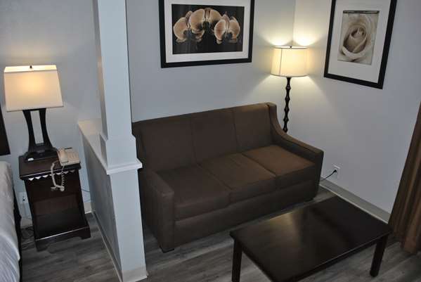 Suite - Best Western Paramus Hotel & Suites