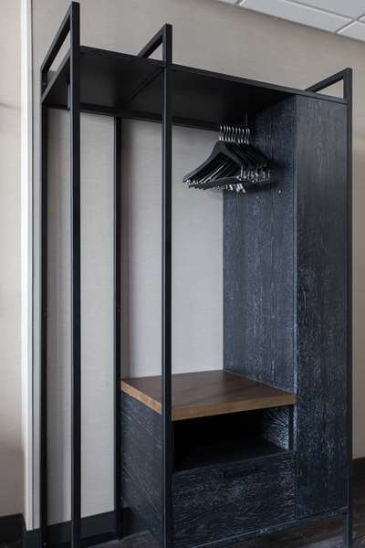  - Sonesta Hotel Airport Nashville - I-40, Exit 215