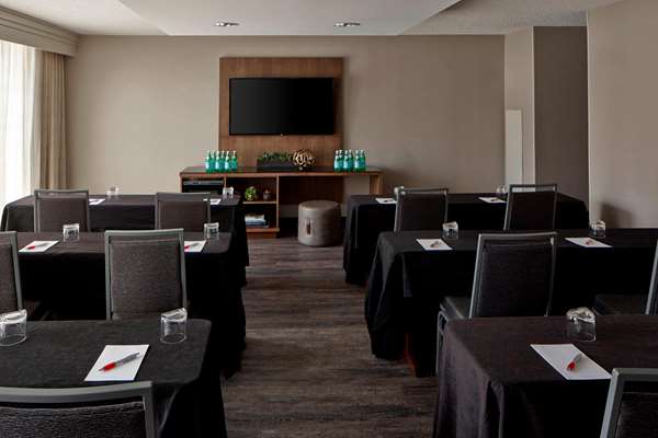  - Sonesta Hotel Airport Nashville - I-40, Exit 215