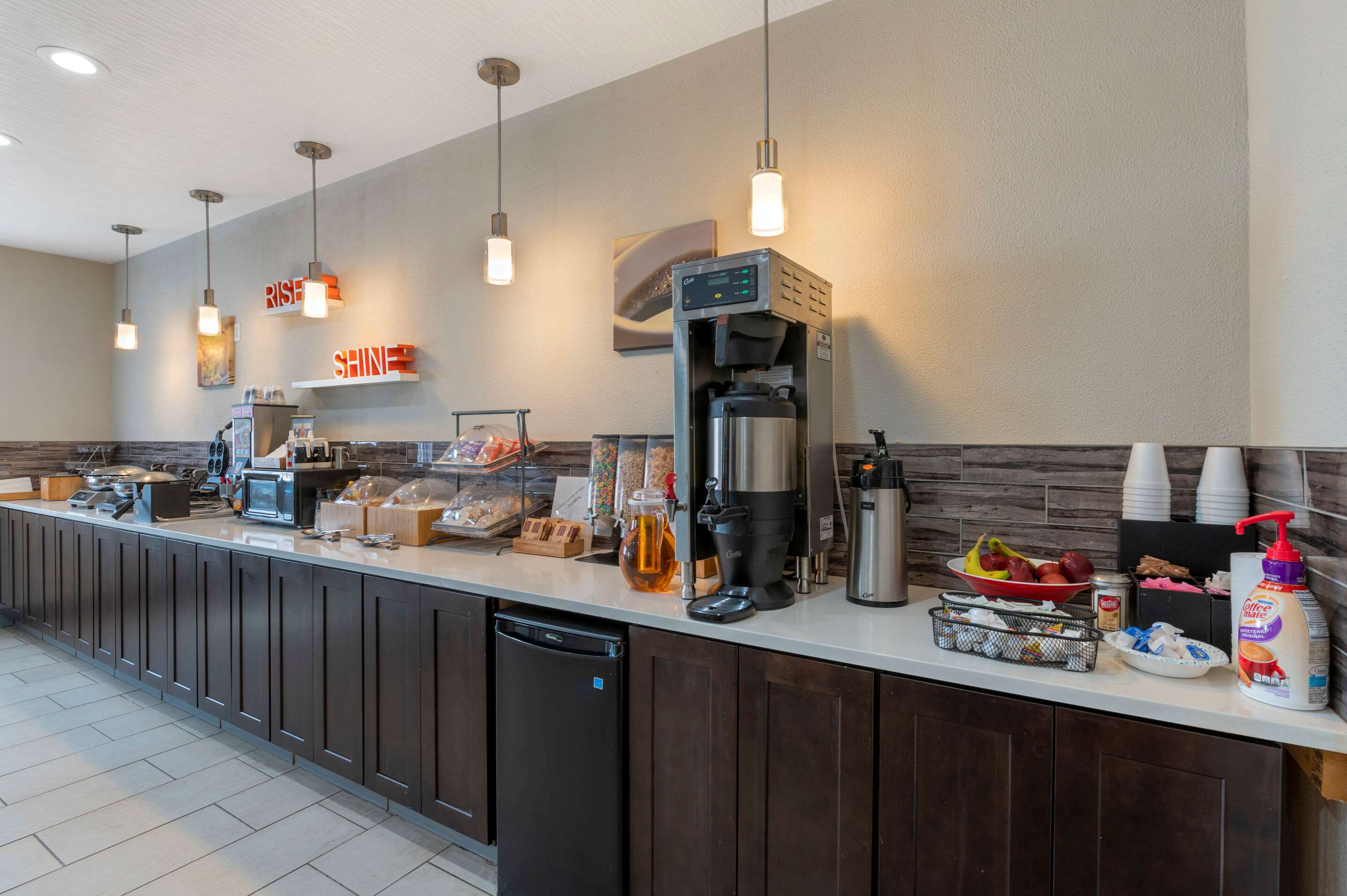 Breakfast area | Comfort Inn & Suites Elk City South
