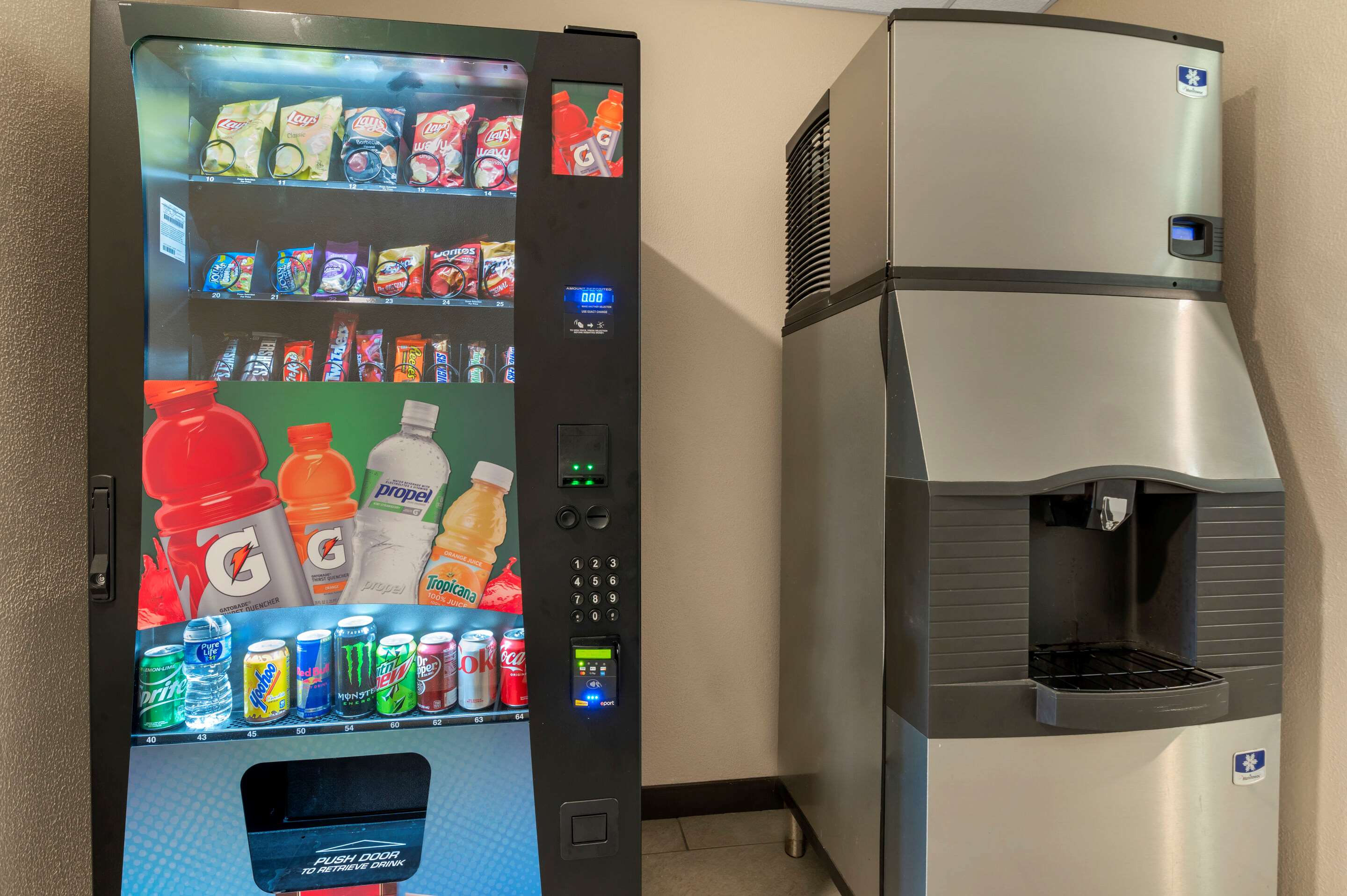 Hotel vending area | Comfort Inn & Suites Elk City South