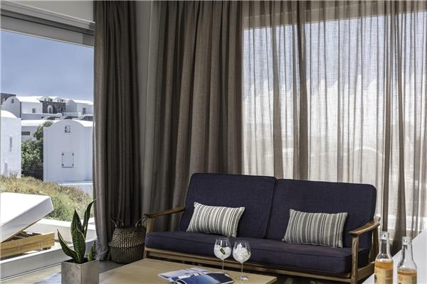 FAMILY SUITE WITH INFINITY POOL