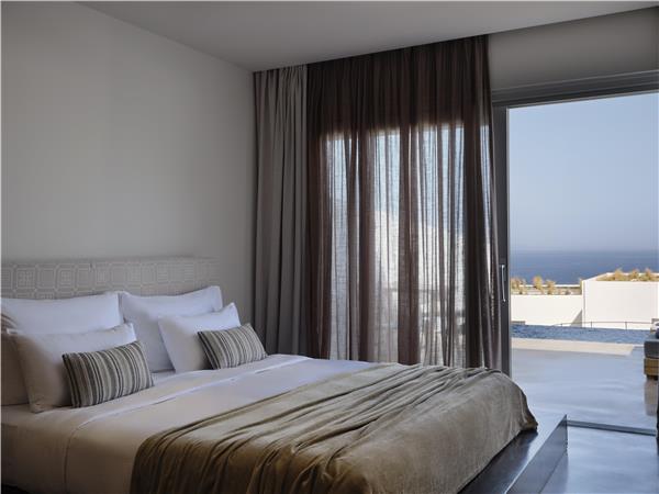 TWO BEDROOM SUITE WITH INFINITY POOL