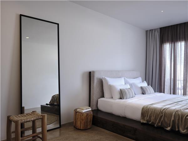 TWO BEDROOM SUITE WITH INFINITY POOL