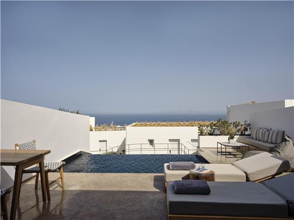 TWO BEDROOM SUITE WITH INFINITY POOL