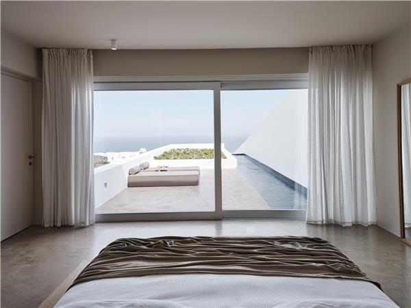 EDEN VILLA WITH INFINITY POOL