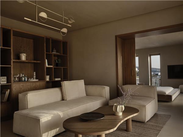 OASIS SUITE WITH INFINITY POOL