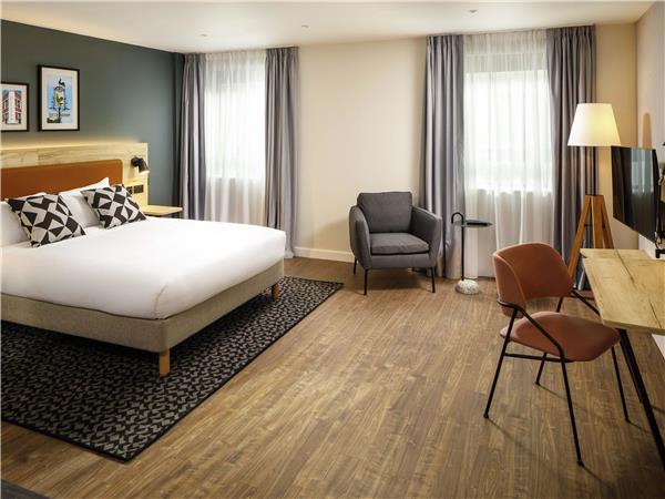 Studio, one double bed