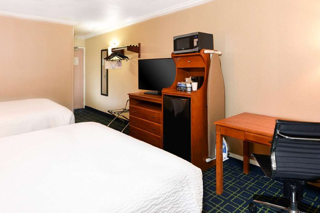 SureStay by Best Western Ontario Airport-guestroom-Guest Room,Bed,Queen bed,Guest Room Amenity,Mini-Refrigerator,On-Site,Microwave.jpg