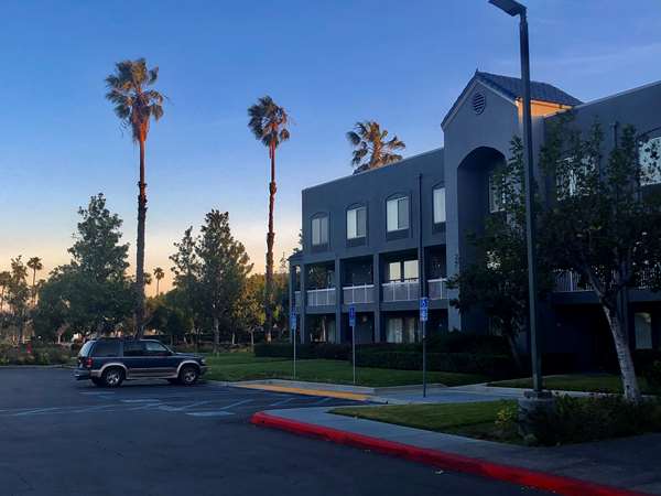 Exterior view - SureStay Hotel by Best Western Airport Ontario