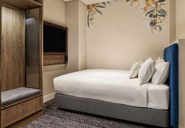 Accessible - 1 Queen, Mobility Accessible, Roll In Shower, Wi-Fi, Espresso Machine, Free Mineral Water, Non-Smoking