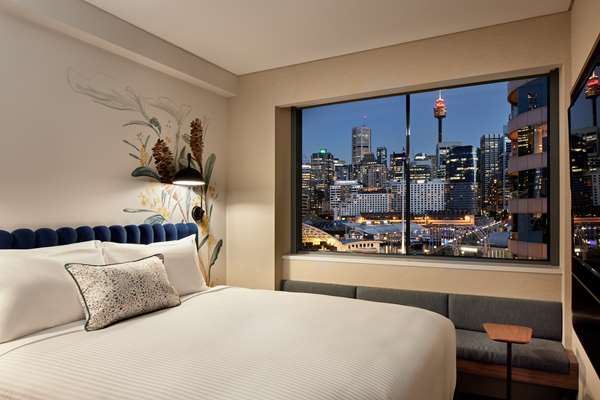 1 Queen Bed, Non-Smoking, City View, Wi-Fi, Espresso Machine, Rain Shower, Free Mineral Water