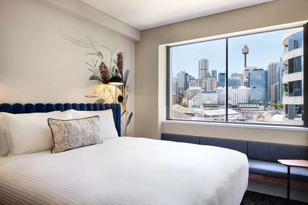 1 Queen Bed, Non-Smoking, City View, Wi-Fi, Espresso Machine, Rain Shower, Free Mineral Water
