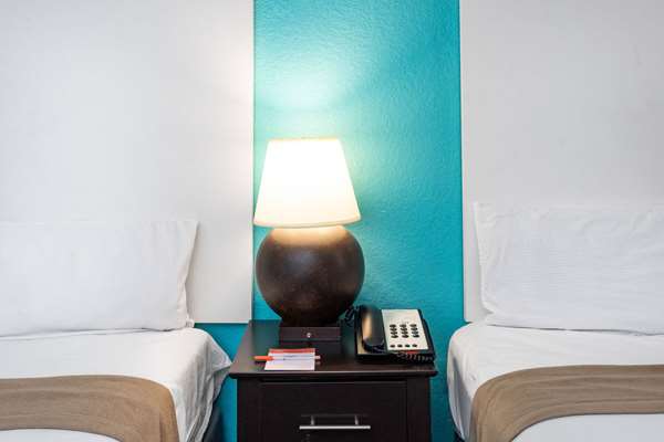  - Howard Johnson Hotel Houston - I-45, Exit 36