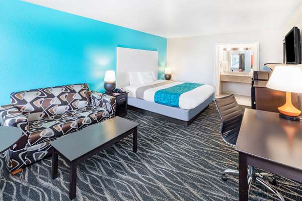 Suite - Howard Johnson Hotel Houston - I-45, Exit 36