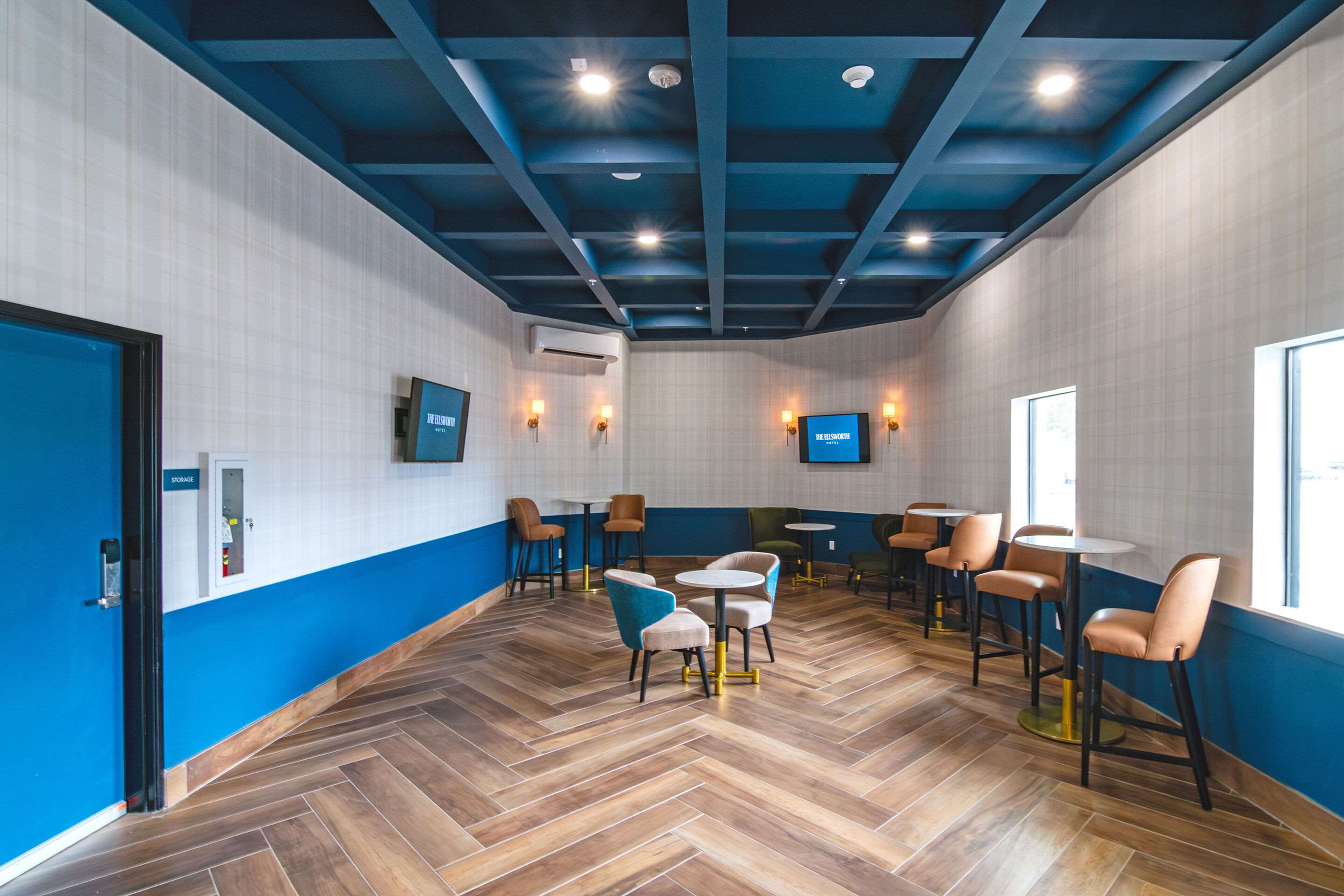 Hotel bar | The Historic Grand Canyon Hotel