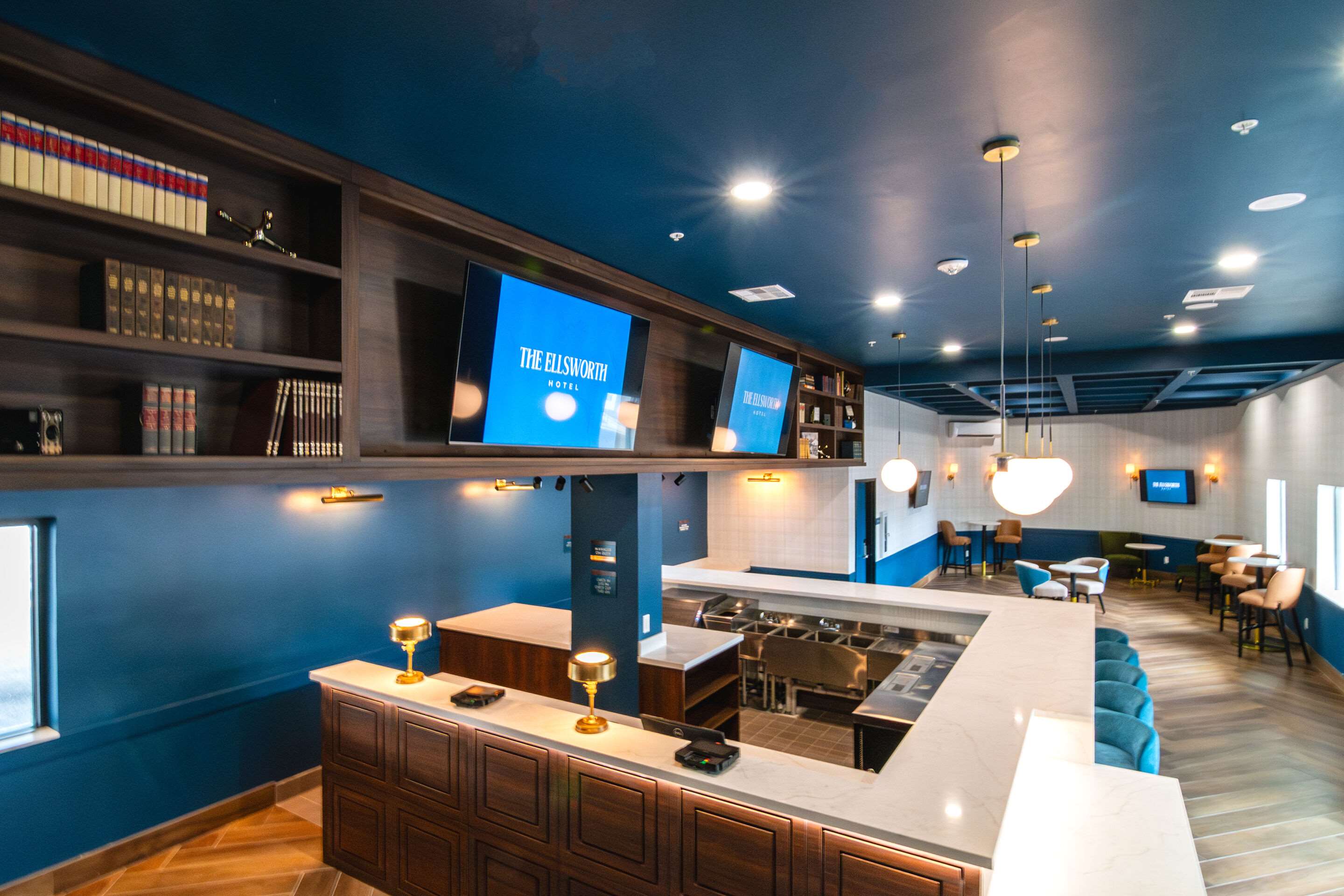 Hotel bar | The Historic Grand Canyon Hotel