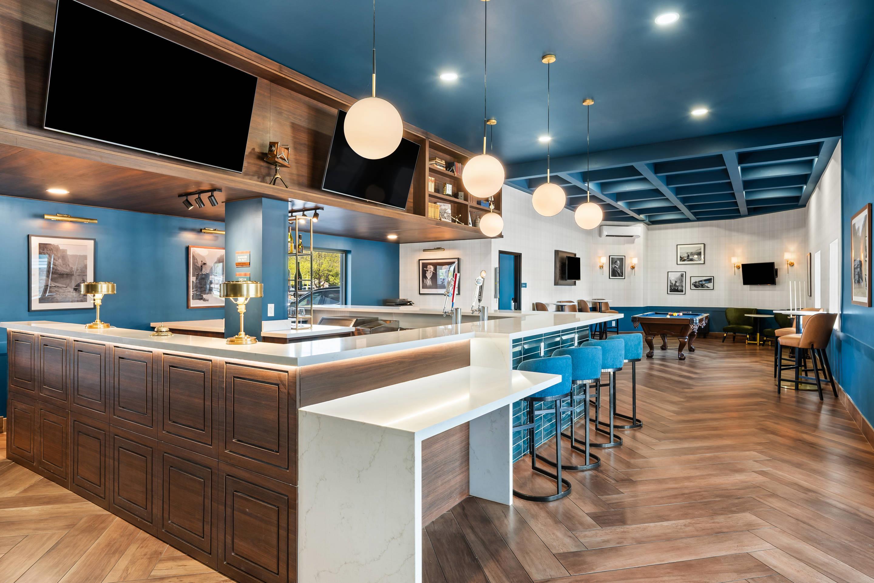 Lobby with sitting area and Bar | The Historic Grand Canyon Hotel