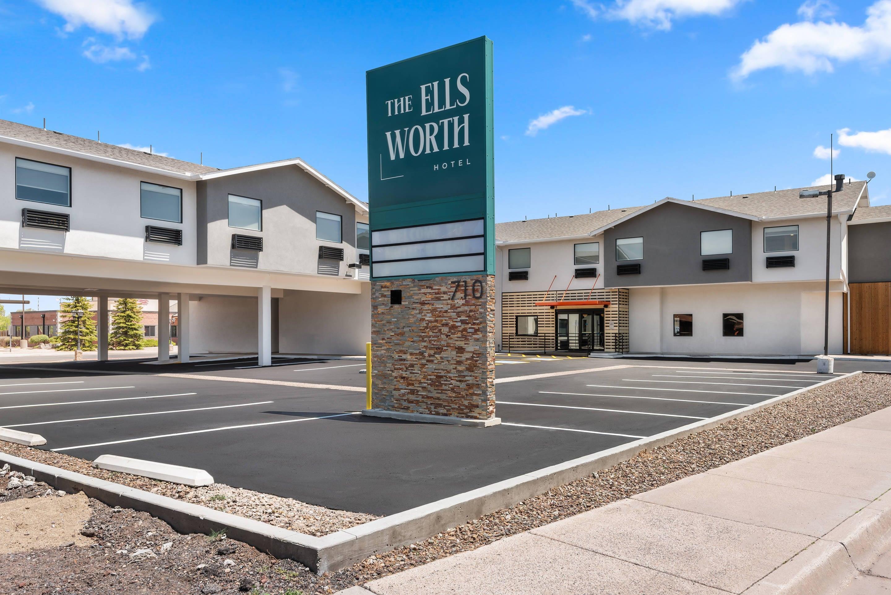 Hotel exterior | The Historic Grand Canyon Hotel