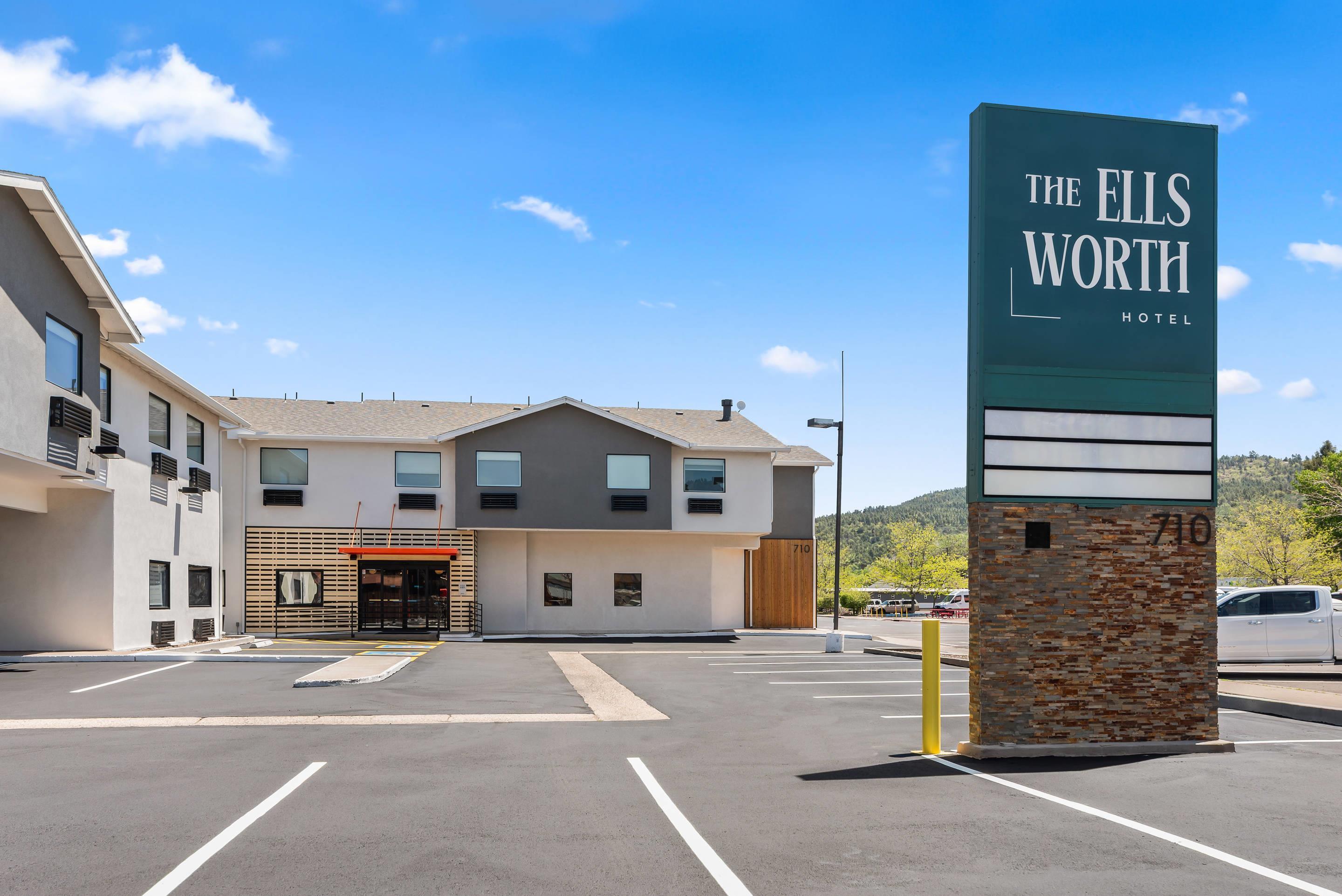 Hotel exterior | The Historic Grand Canyon Hotel