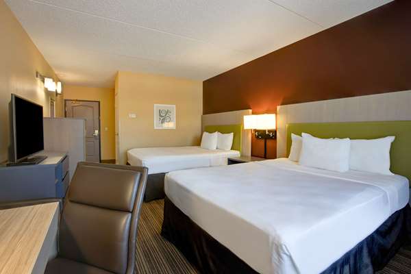  - Comfort Inn & Suites Northeast St Paul - I-35 E, Exit 115