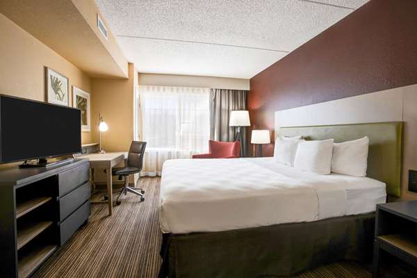 Suite - Comfort Inn & Suites Northeast St Paul - I-35 E, Exit 115