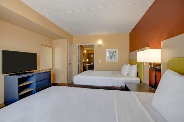 Suite - Comfort Inn & Suites Northeast St Paul - I-35 E, Exit 115