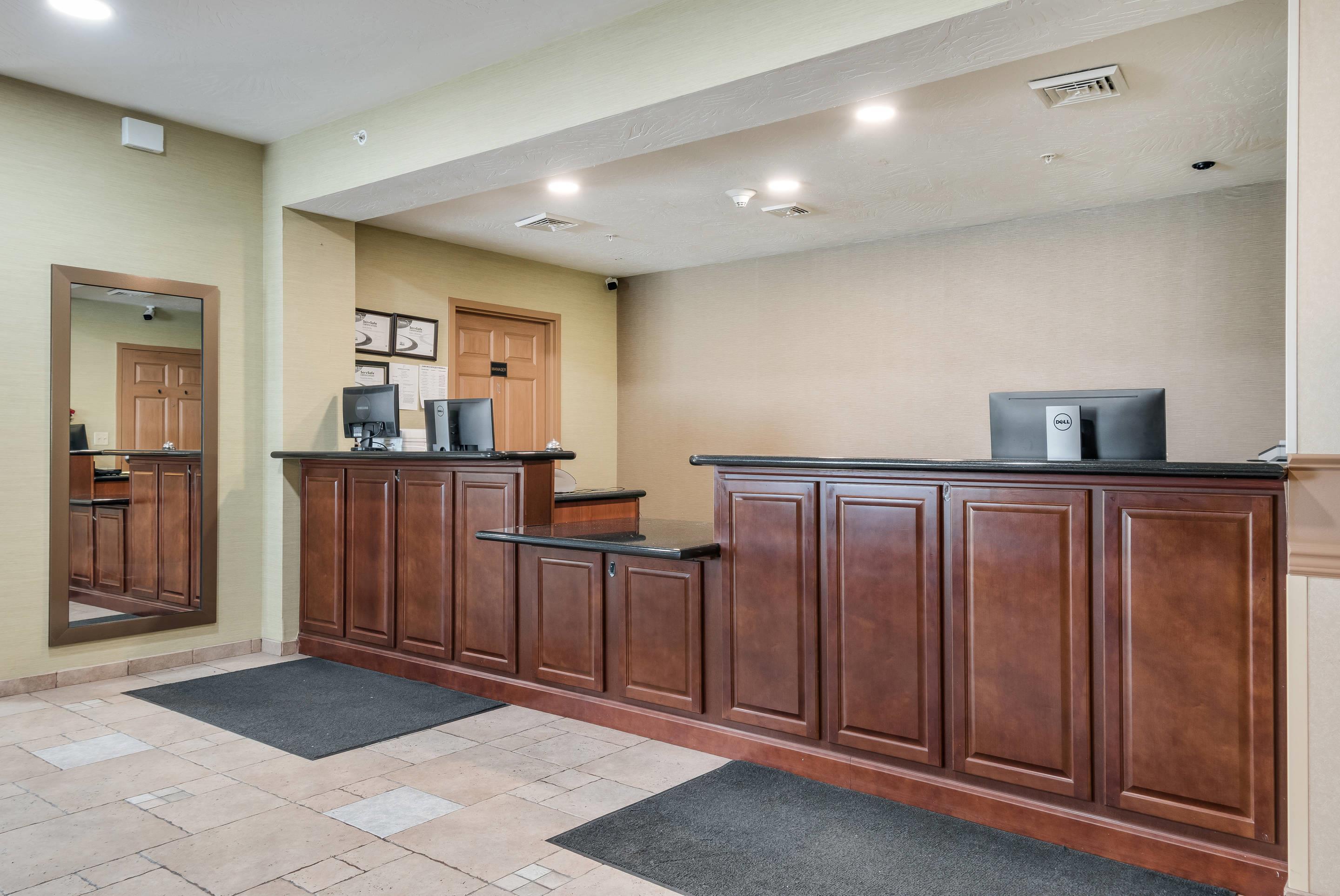 Front desk | Sleep Inn & Suites Gettysburg