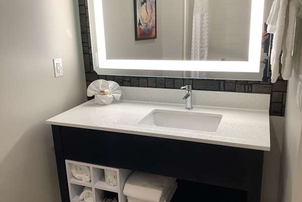  - La Quinta Inn & Suites Corpus Christi