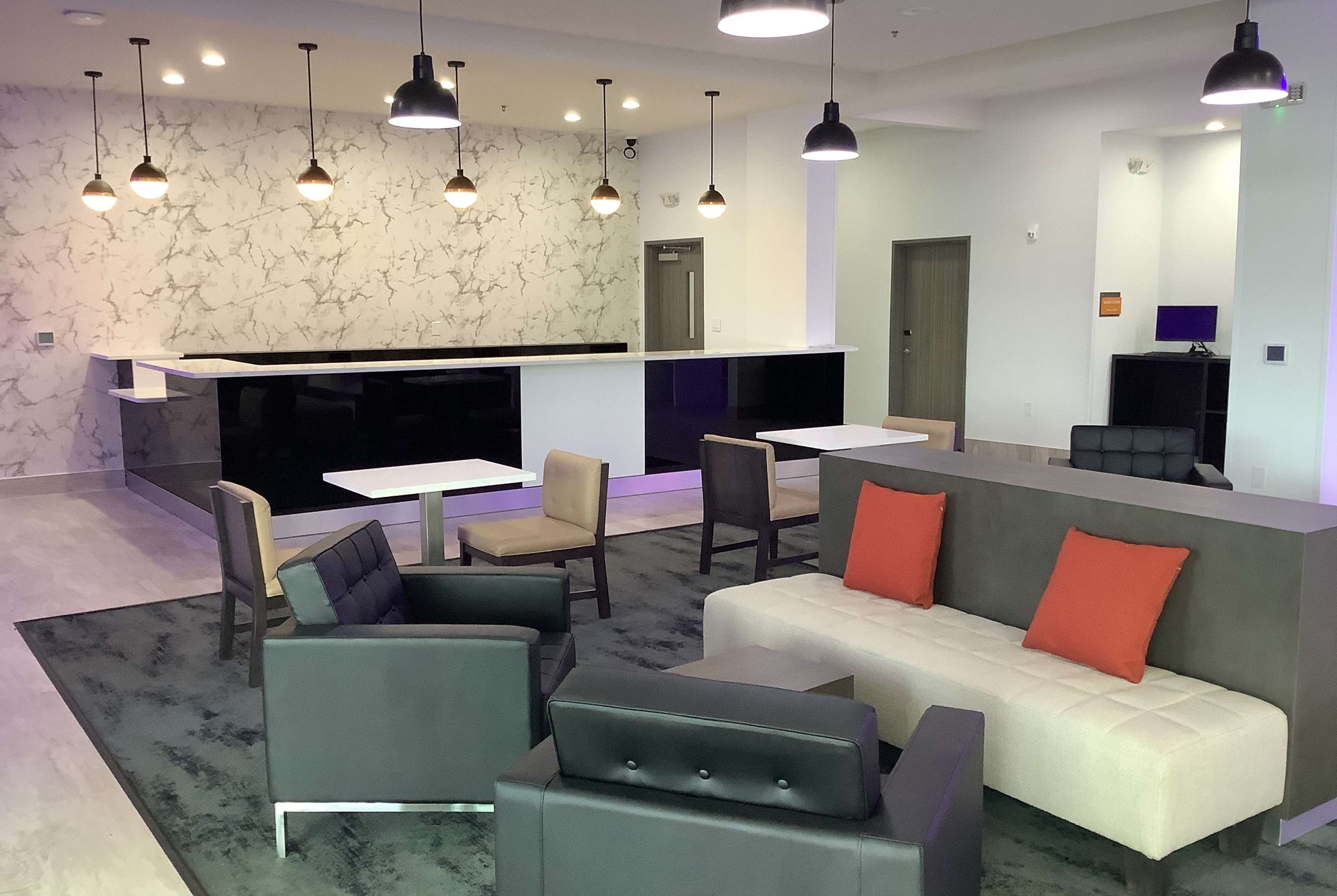 BarLounge | La Quinta Inn & Suites by Wyndham Corpus Christi Southeast