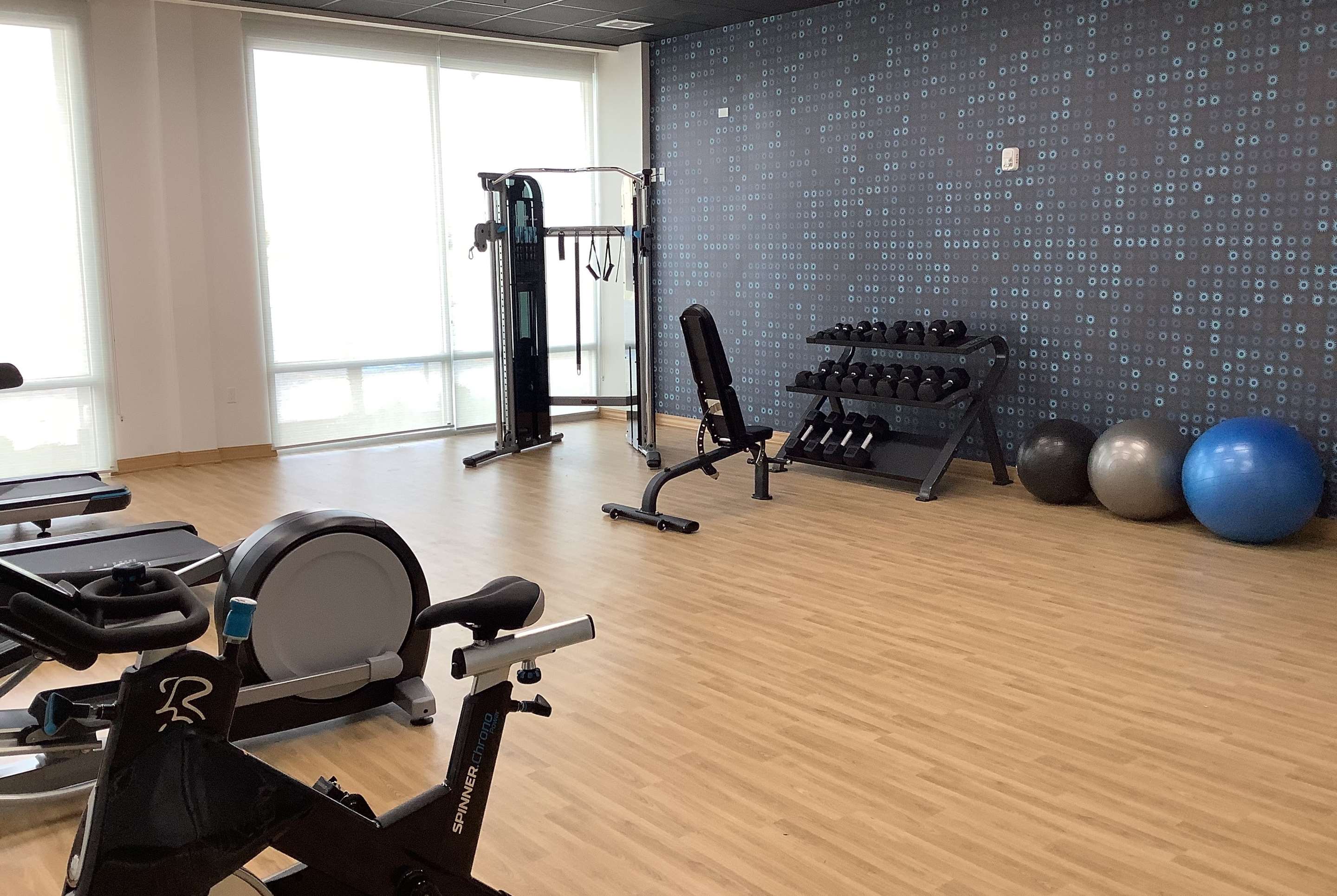 Health club fitness center gym | La Quinta Inn & Suites by Wyndham Corpus Christi Southeast