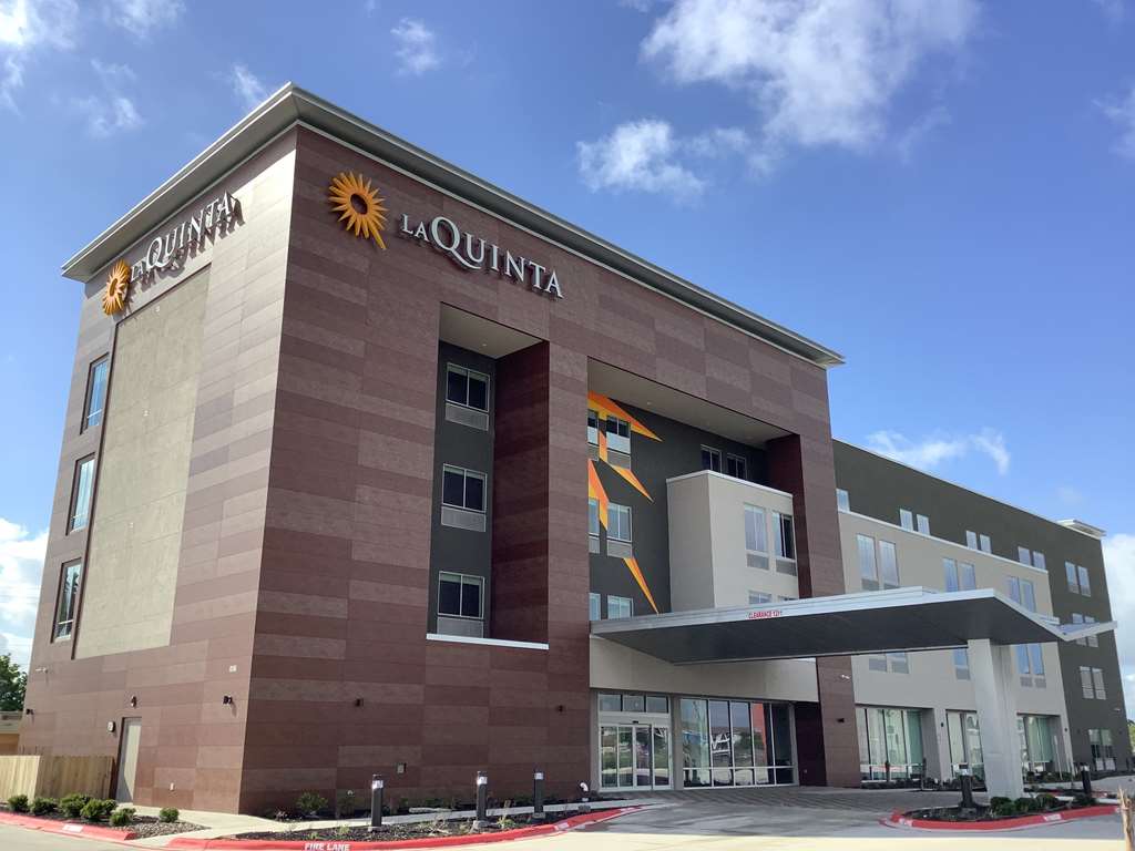 La Quinta Inn & Suites Corpus Christi SE