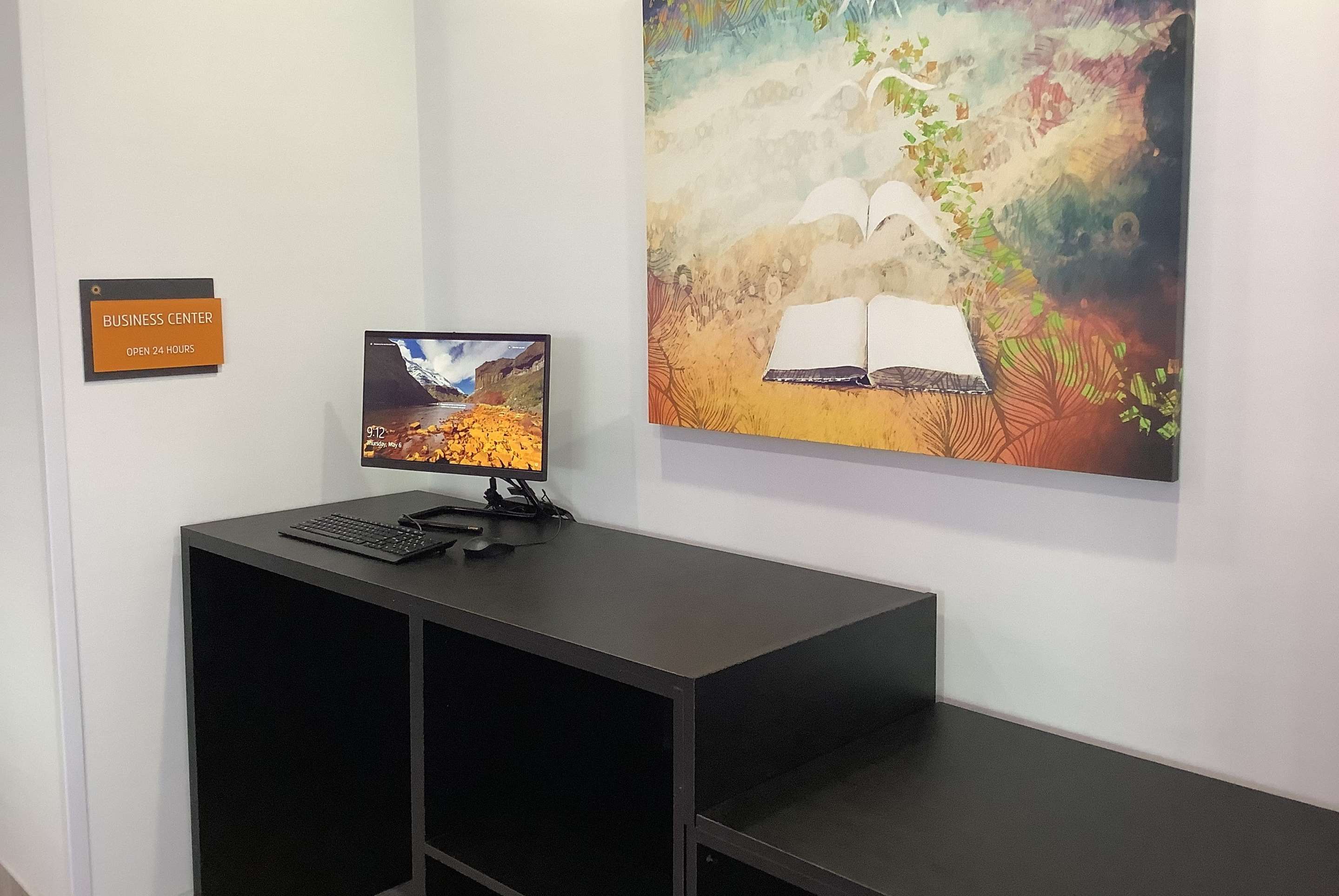 Business Center | La Quinta Inn & Suites by Wyndham Corpus Christi Southeast