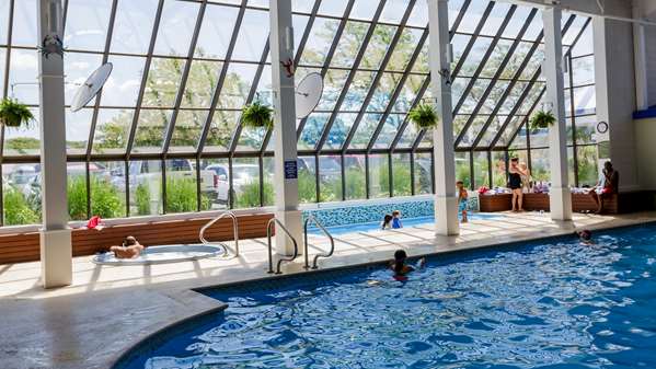 Pool - Sea Crest Beach Hotel North Falmouth