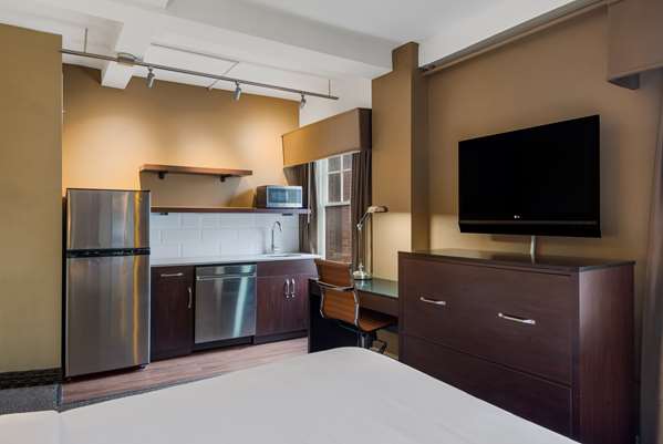 Suite - Best Western Syracuse Downtown Hotel & Suites - I-81, Exit 20