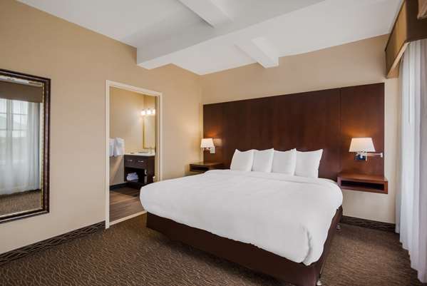 Suite - Best Western Syracuse Downtown Hotel & Suites - I-81, Exit 20