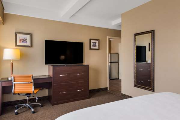 Suite - Best Western Syracuse Downtown Hotel & Suites - I-81, Exit 20