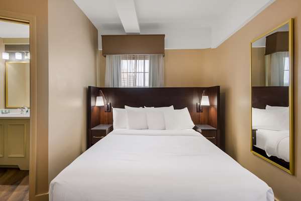 - Best Western Syracuse Downtown Hotel & Suites - I-81, Exit 20