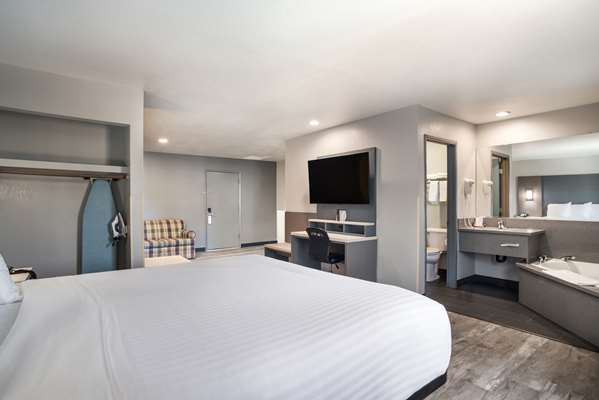 Suite - SureStay Hotel by Best Western Ukiah - CA 101, Exit 551