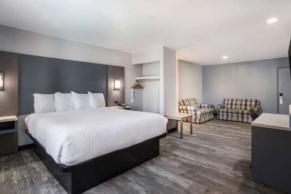 Suite - SureStay Hotel by Best Western Ukiah - CA 101, Exit 551