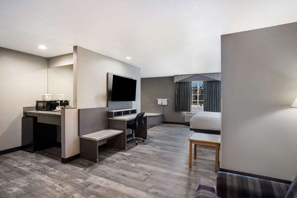 Suite - SureStay Hotel by Best Western Ukiah - CA 101, Exit 551