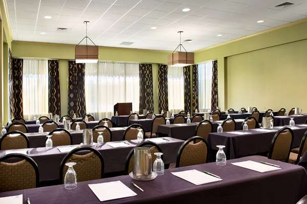  - Aviator Hotel & Suites St Louis - I-55, Exit 197