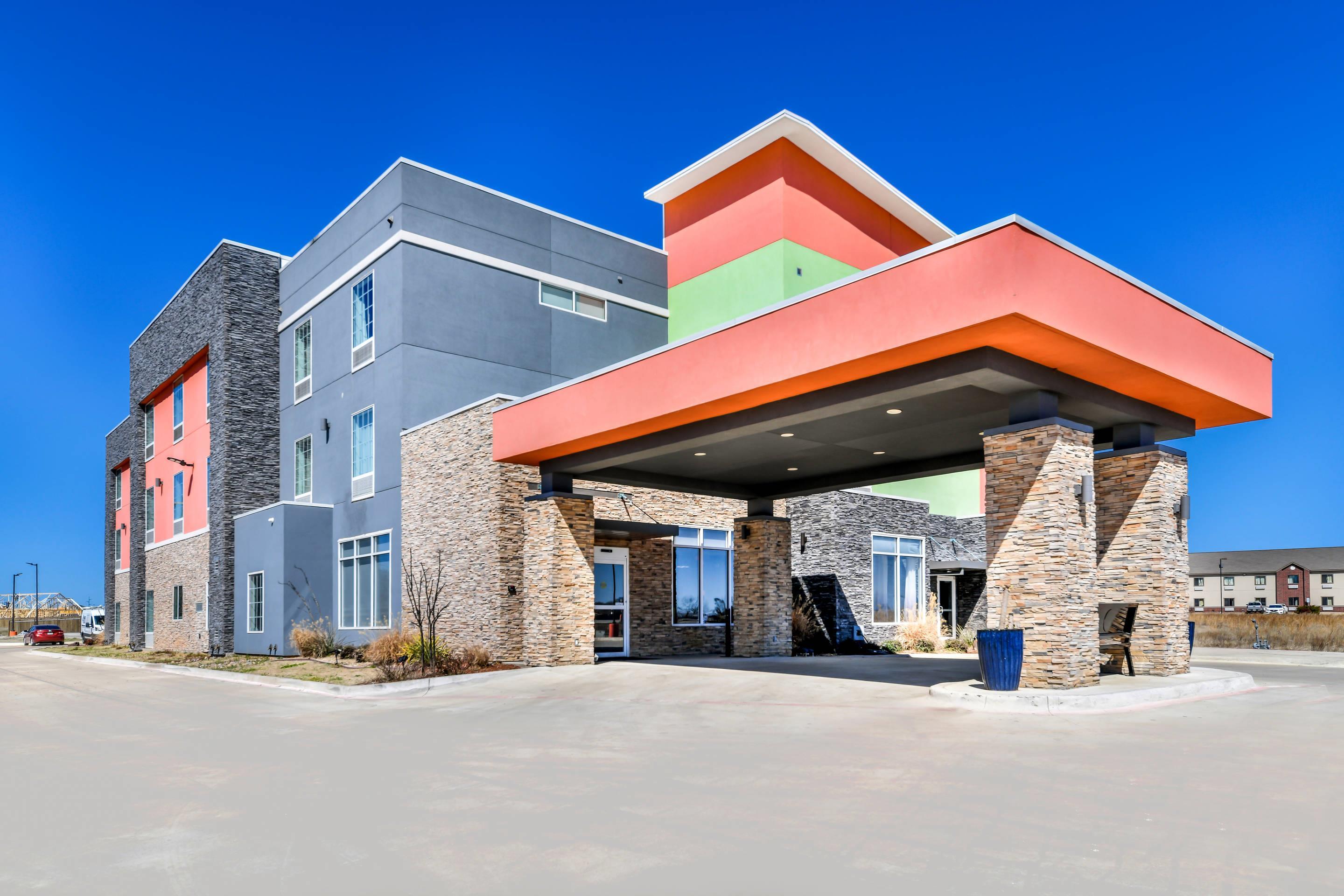 Hotel exterior | Hy-Lo Hotel, Ascend Hotel Collection
