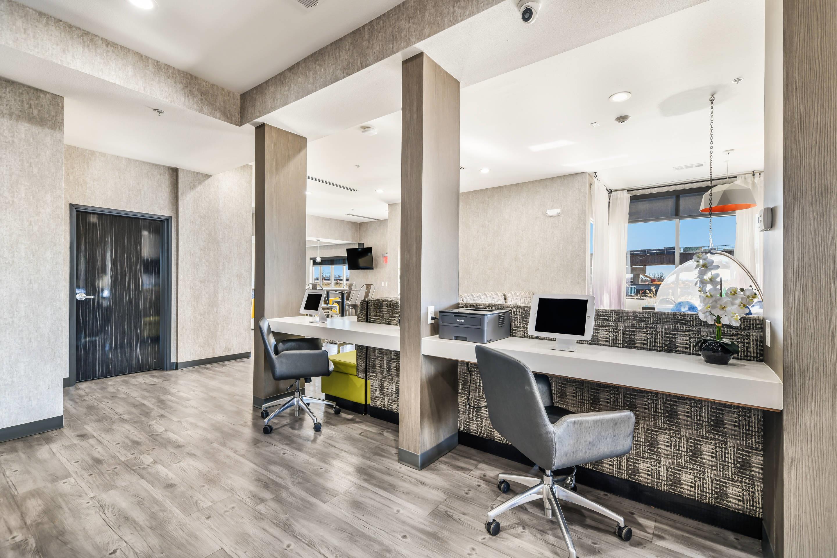 Business center | Hy-Lo Hotel, Ascend Hotel Collection