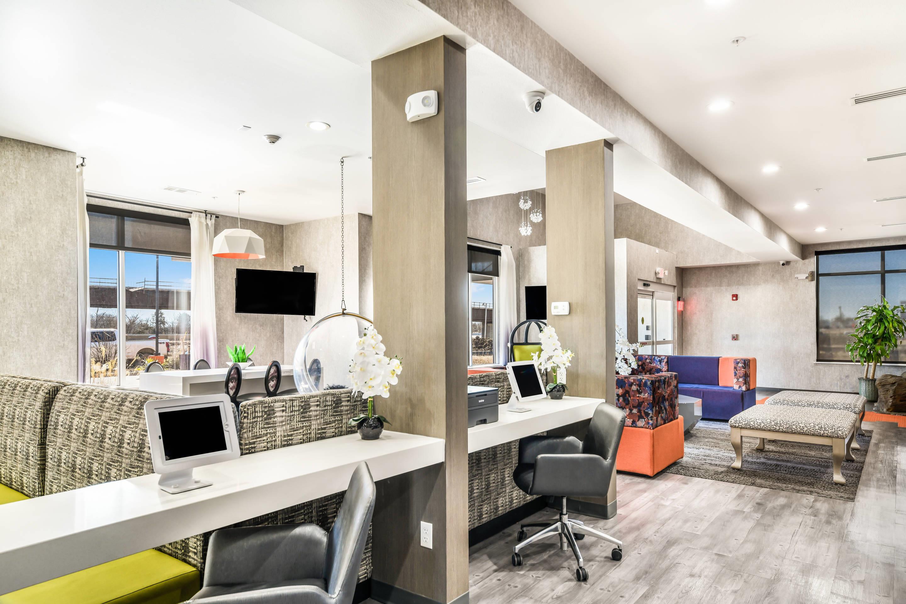 Business center | Hy-Lo Hotel, Ascend Hotel Collection