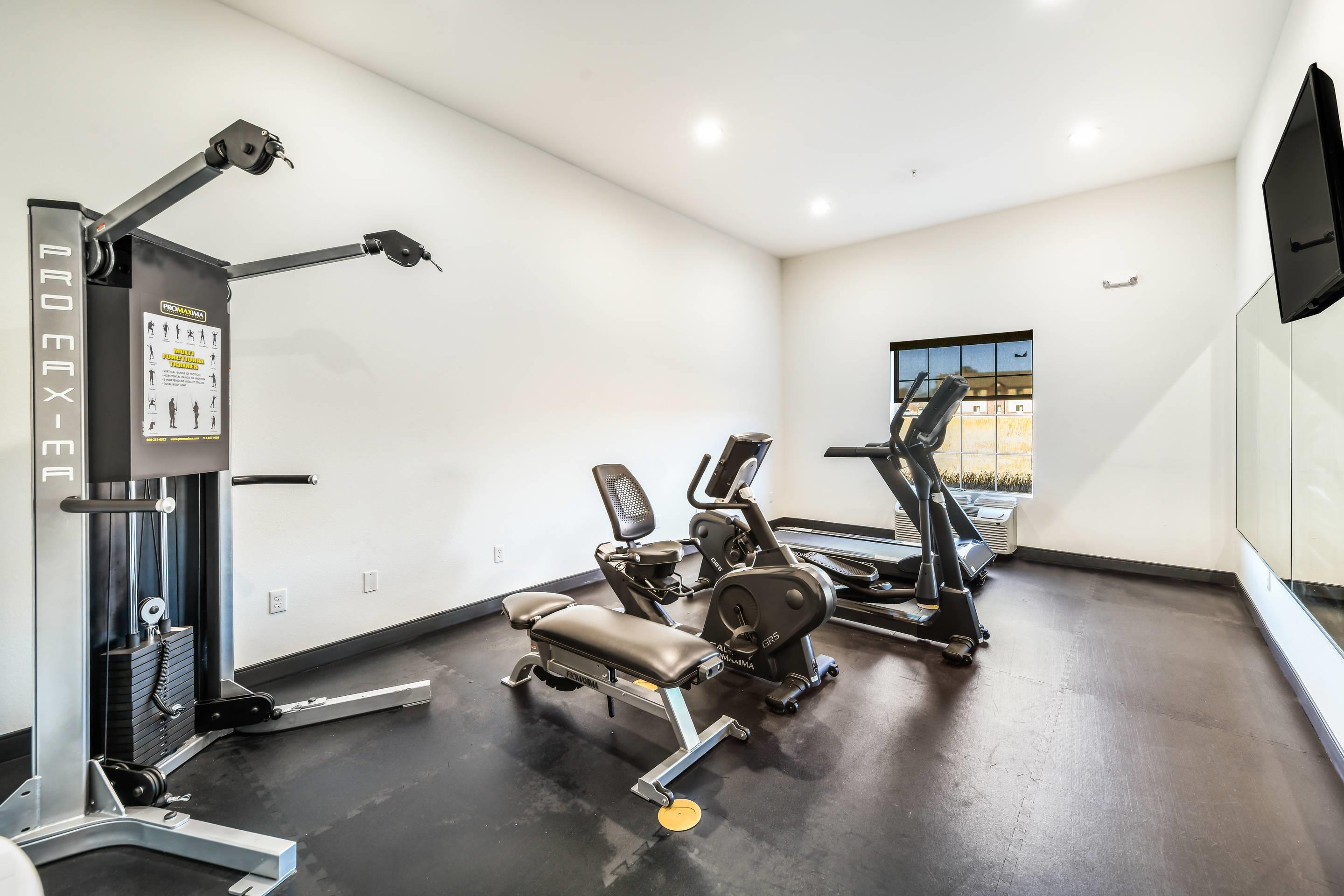 Fitness center | Hy-Lo Hotel, Ascend Hotel Collection